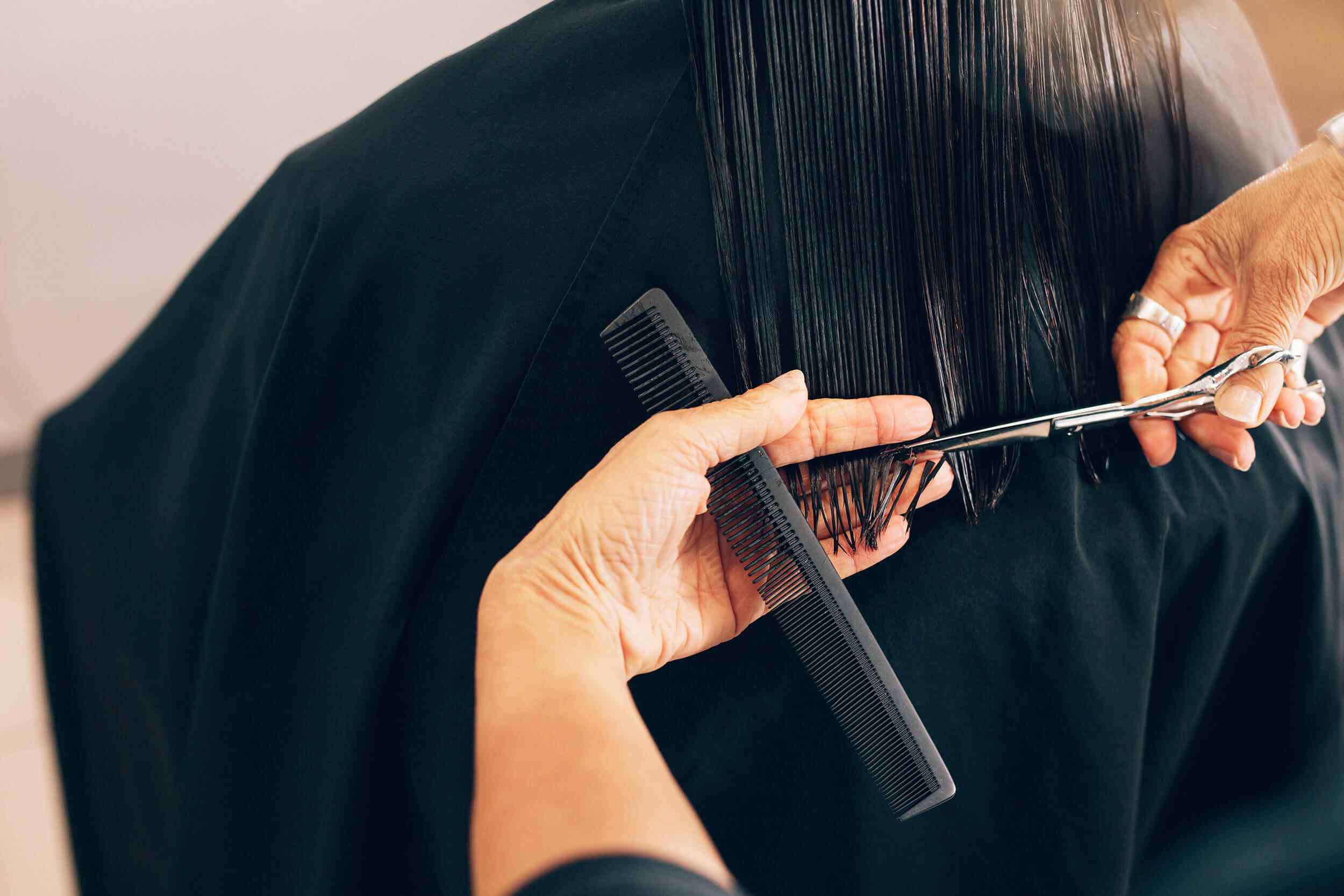 https://www.ilariaemaura.it/wp-content/uploads/2018/10/hairdresser-haircuts.jpg