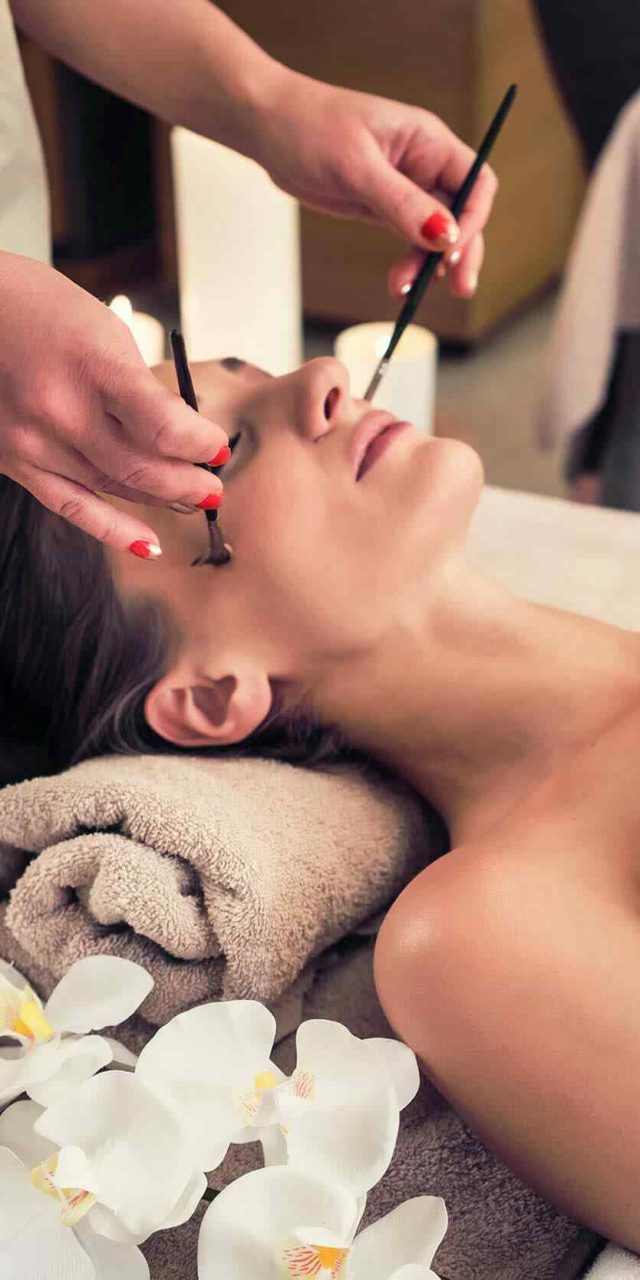 https://www.ilariaemaura.it/wp-content/uploads/2018/10/spa-treatment-11-640x1280.jpg