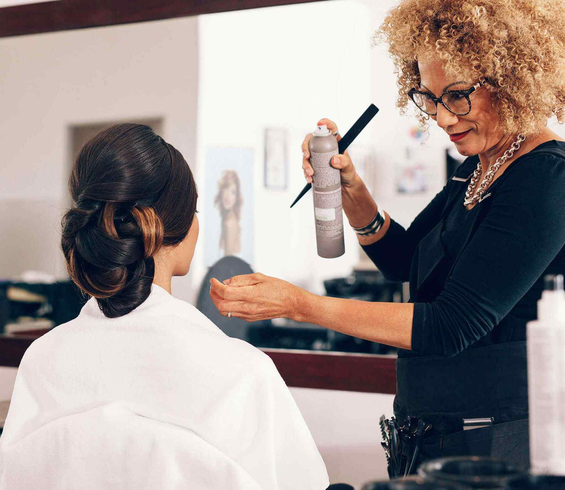 hairdresser-img-small https://www.ilariaemaura.it/wp-content/uploads/2018/12/hairdresser-img-small.jpg